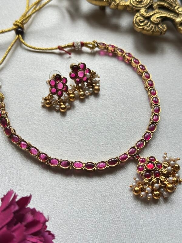 Cute Attigai Neck Set