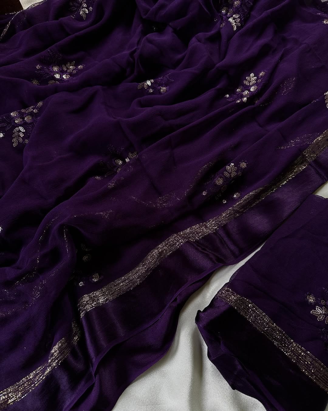 Elegant Violet Viscous Georgette Saree