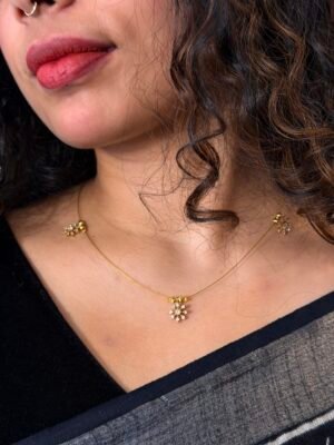 Tiny Flower Invisible necklace