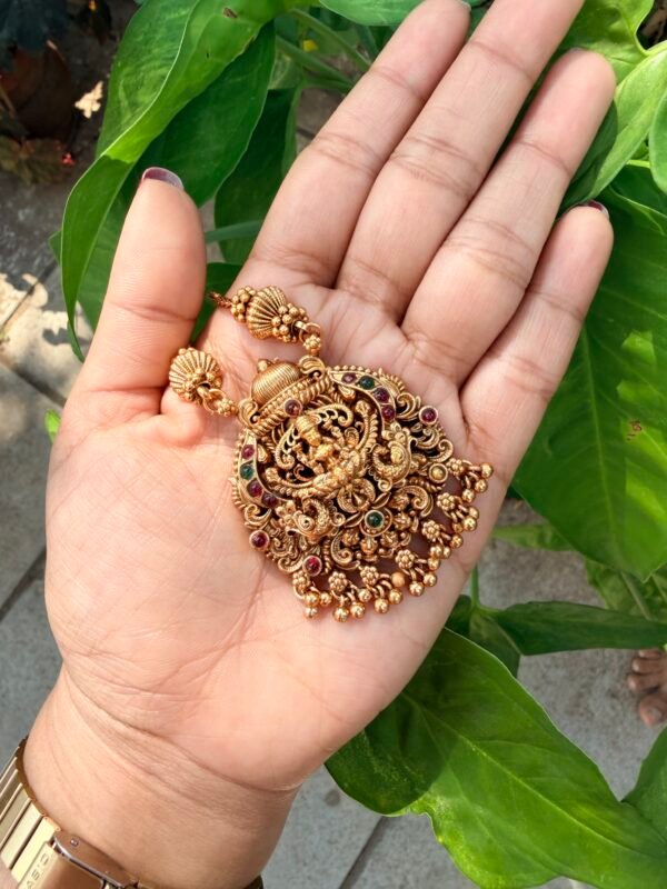 Badhra Antique Haram set