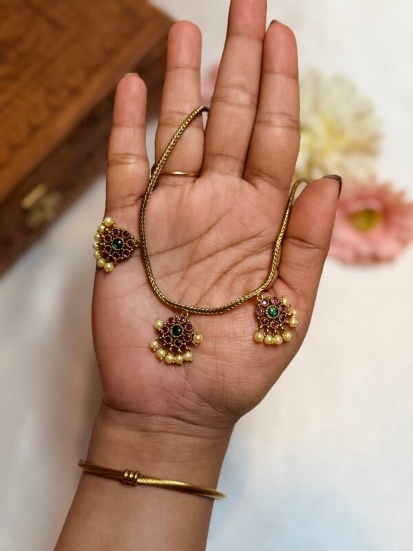 Cute Attigai Neck set