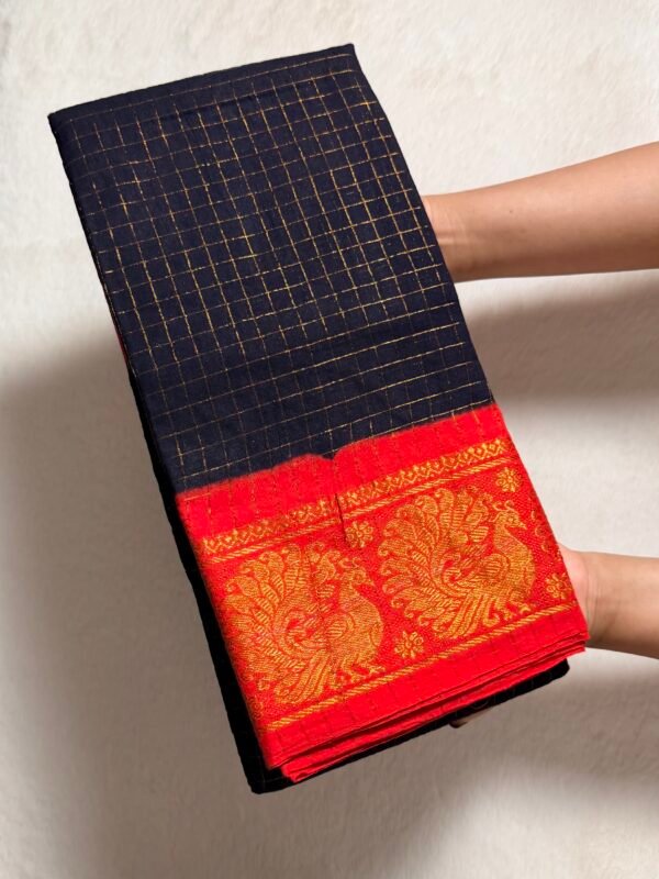 Traditional Madurai Sungudi Cotton Saree with Blouse Piece