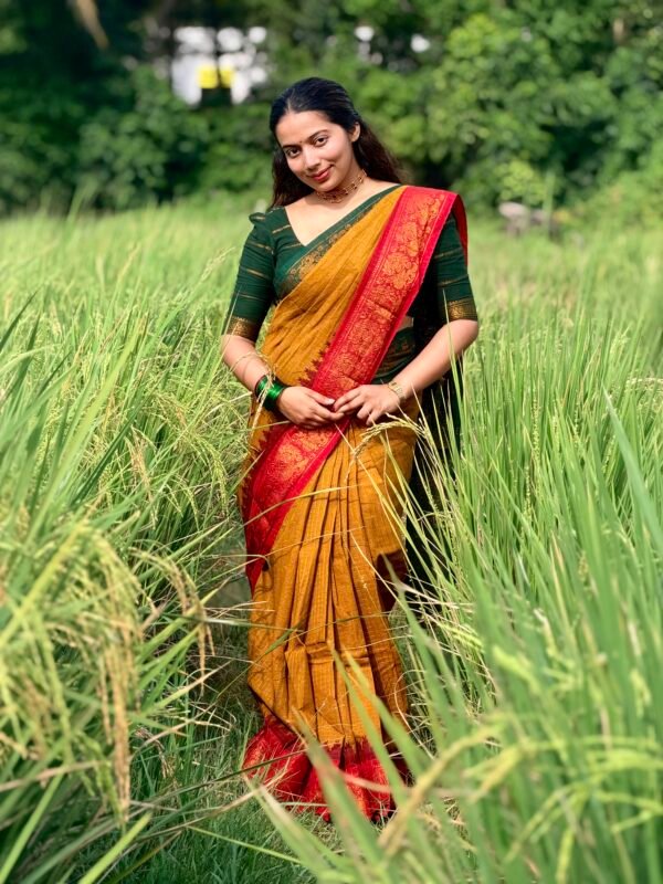 Traditional Madurai Sungudi Cotton Saree with  Check Blouse Piece