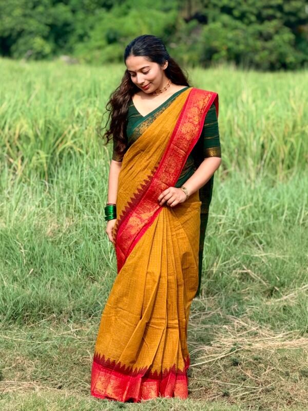 Traditional Madurai Sungudi Cotton Saree with  Check Blouse Piece
