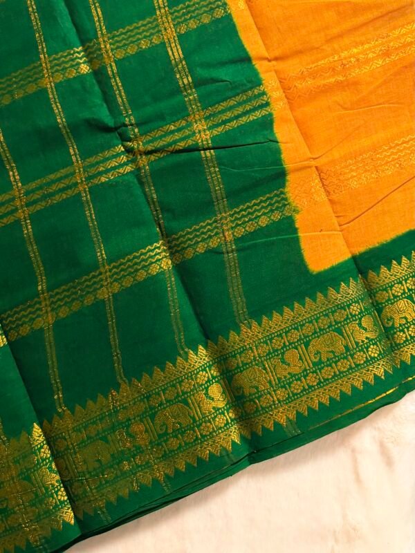 Traditional Madurai Sungudi Cotton Saree with Blouse Piece