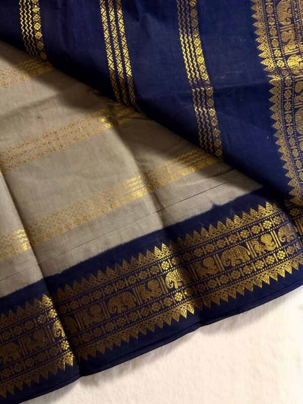 Traditional Madurai Sungudi Cotton Saree with Blouse Piece