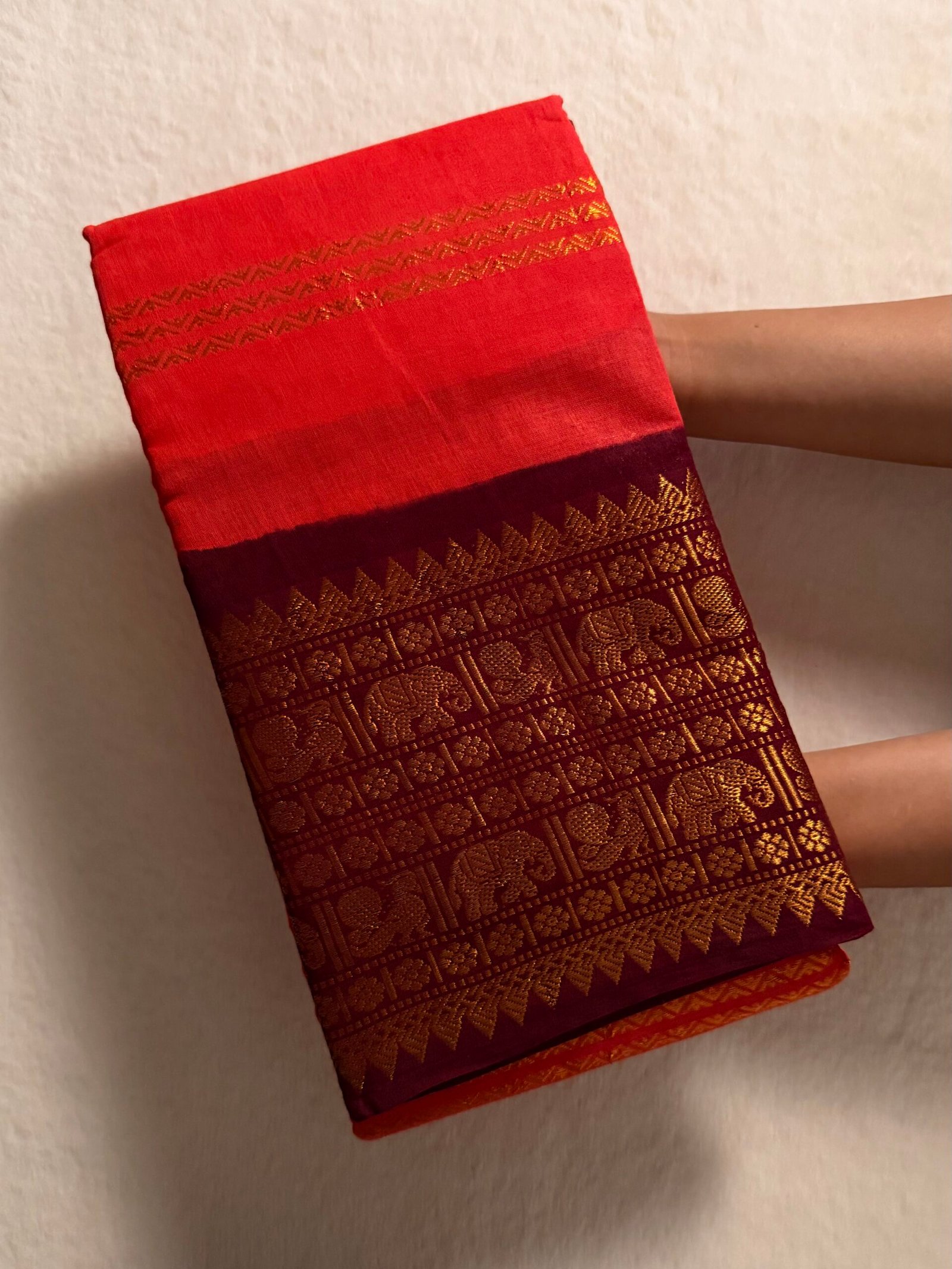 Traditional Madurai Sungudi Cotton Saree with Blouse Piece