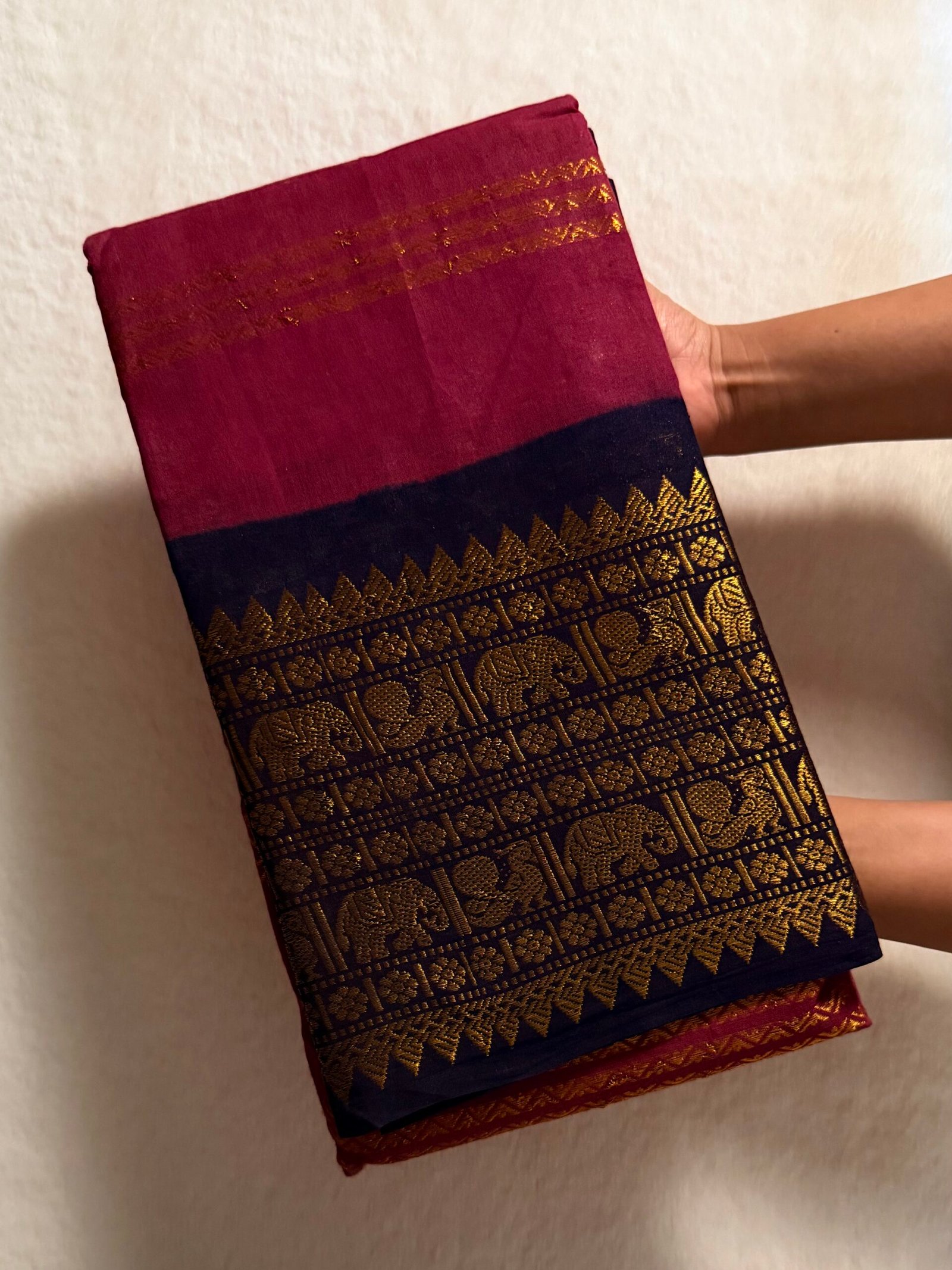 Traditional Madurai Sungudi Cotton Saree with Blouse Piece