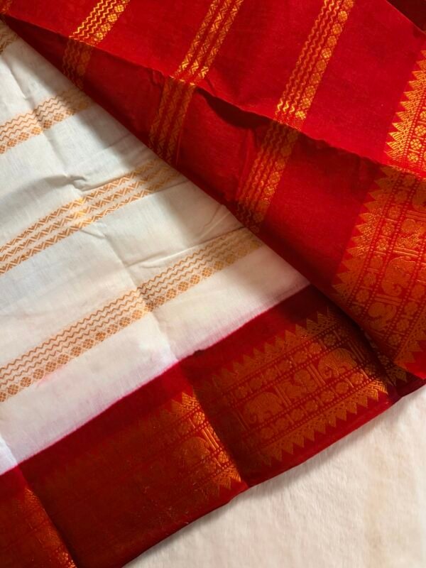 Traditional Madurai Sungudi Cotton Saree with Blouse Piece