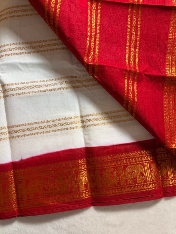 Traditional Madurai Sungudi Cotton Saree with Blouse Piece
