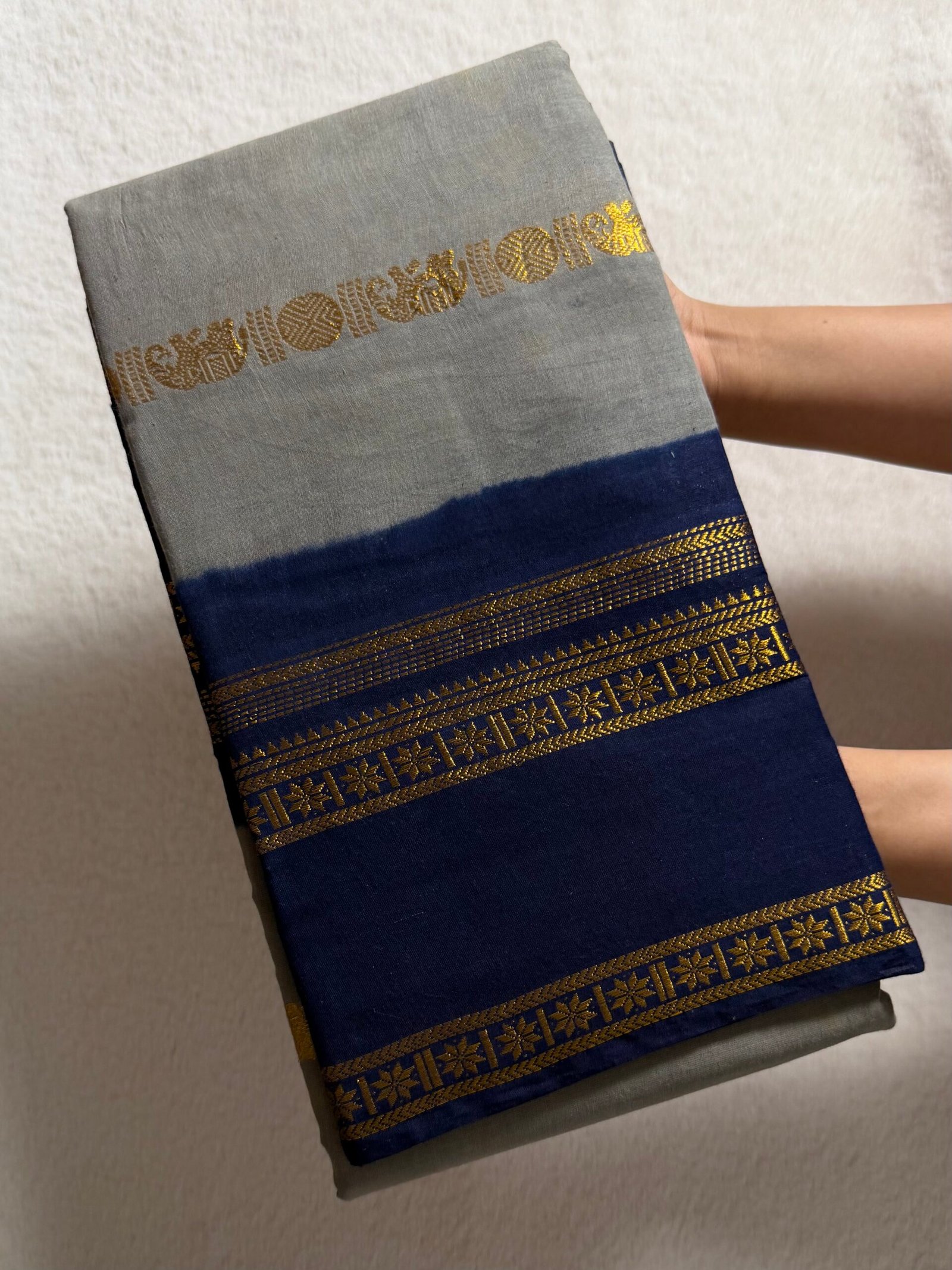 Traditional Madurai Sungudi Cotton Saree with Blouse Piece