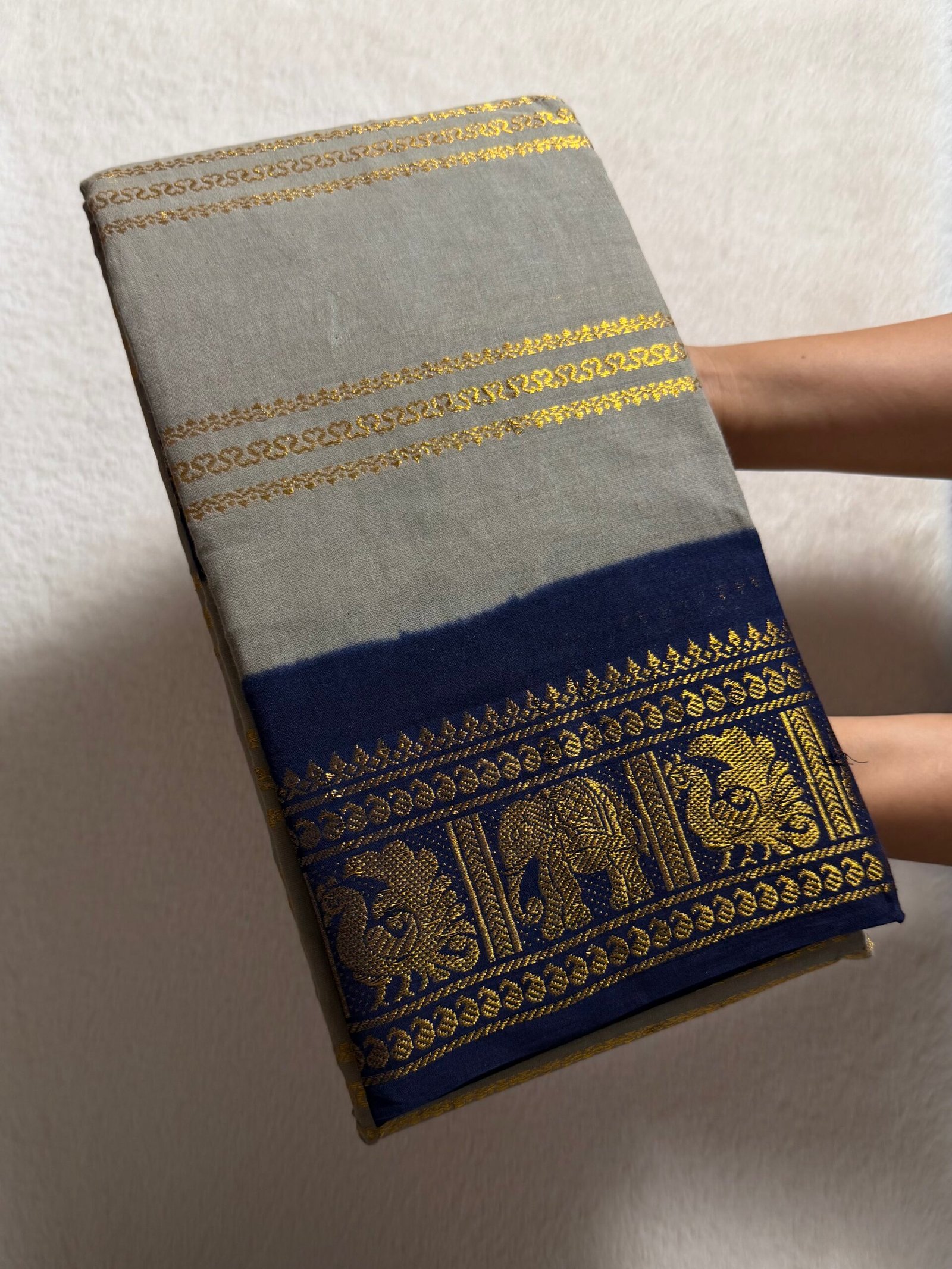 Traditional Madurai Sungudi Cotton Saree with Blouse Piece