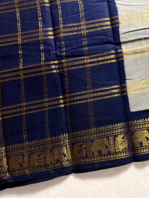 Traditional Madurai Sungudi Cotton Saree with Blouse Piece