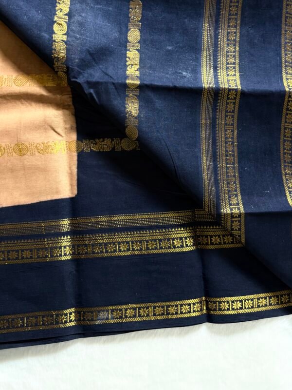 Traditional Madurai Sungudi Cotton Saree with Blouse Piece