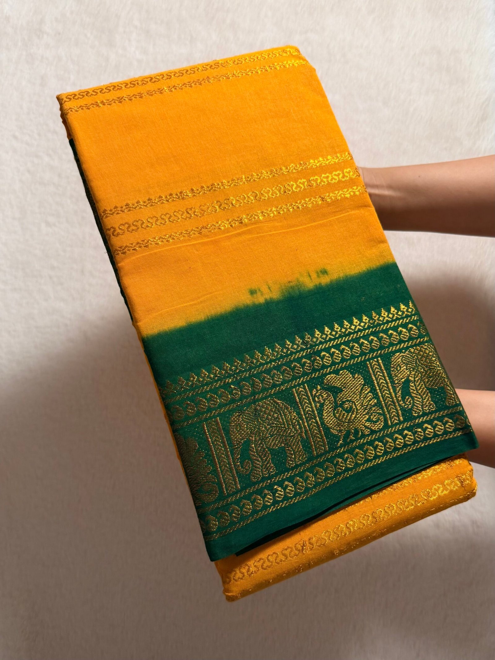 Traditional Madurai Sungudi Cotton Saree with Blouse Piece