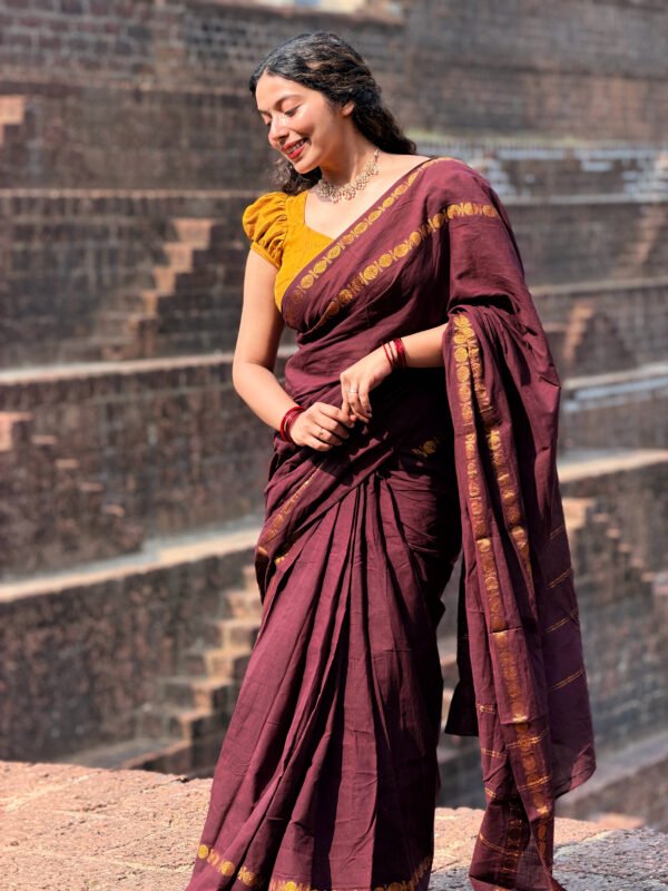 Traditional Madurai Sungudi Cotton Saree with Blouse Piece