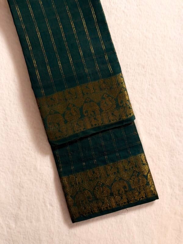 Traditional Madurai Sungudi Cotton Saree with Blouse Piece