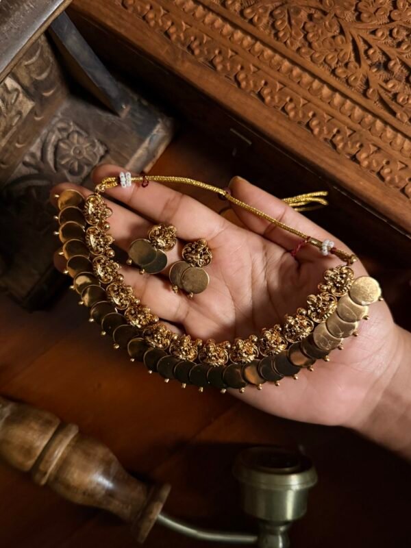 Premium Antiques Coin Neck Set