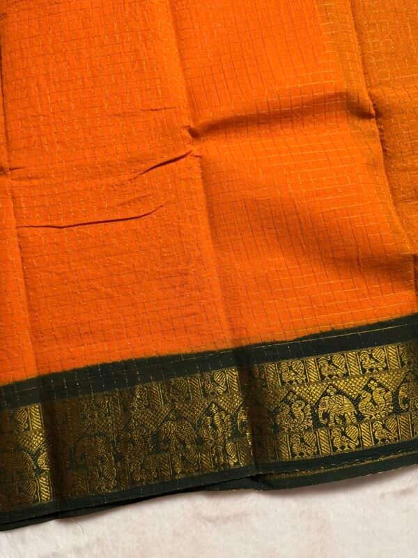 Traditional Madurai Sungudi Cotton Saree with Blouse Piece